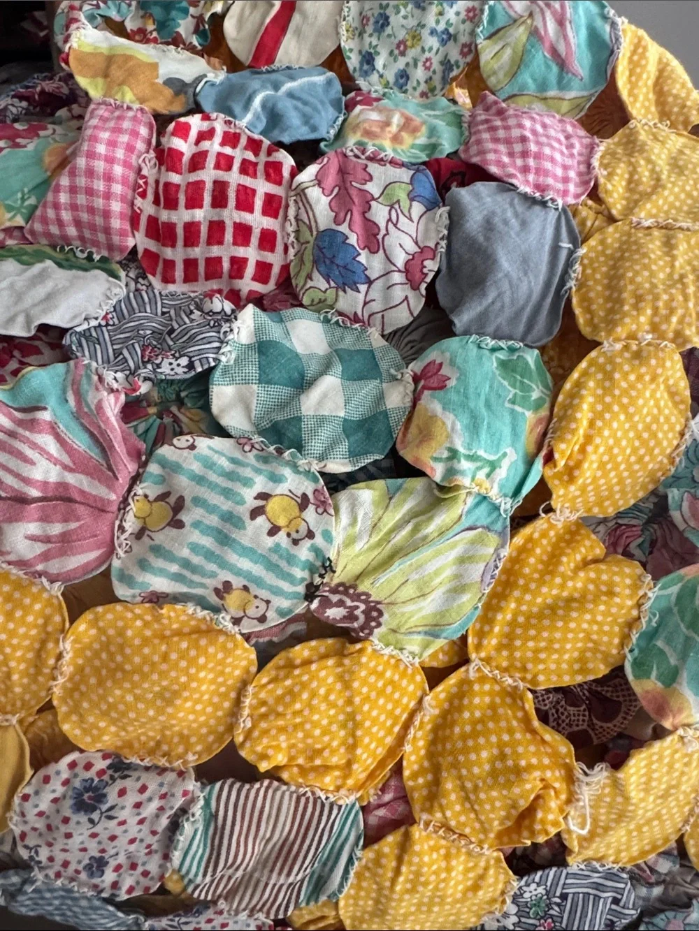 Vintage Handmade YoYo Quilt